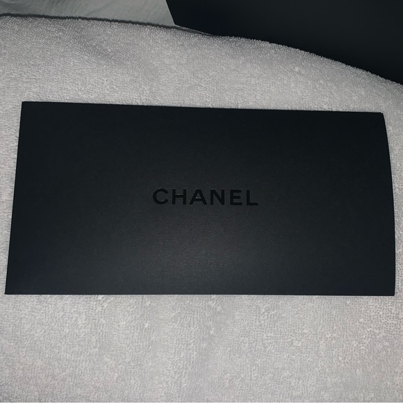 🤍 CHANEL Box with Tissue Paper/Shredded Filler and Cardholder 🖤 - Picture 5 of 7